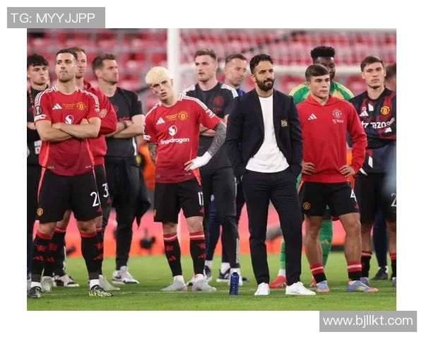 法国足球曼联球星实力排名分析及其在球队中的重要作用解析 法国足球曼联球星实力排名分析及其在球队中的重要作用解析